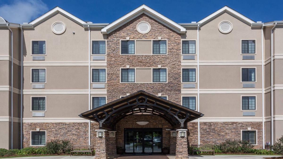 Tallahassee Condo | Relaxing retreat in Tallahassee! Free Breakfast + On-Site Business Center
