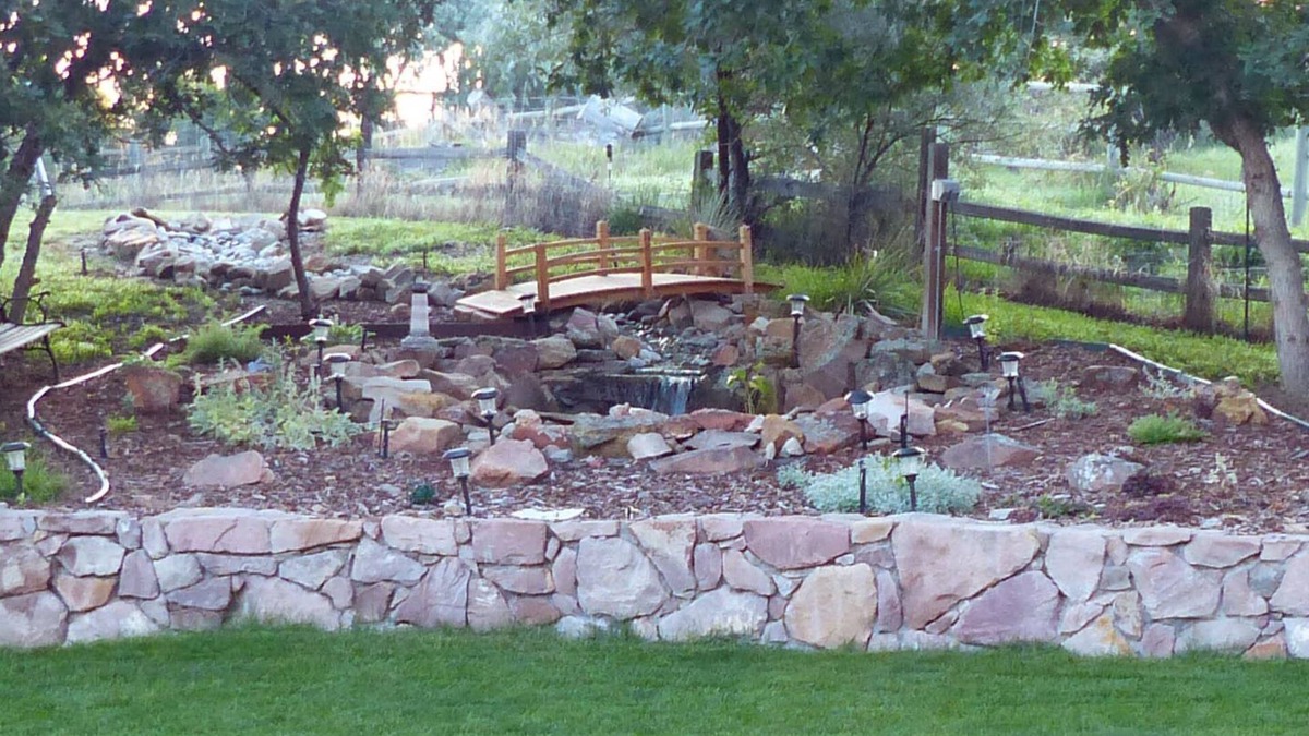 The Pinery Apartment | Relaxing Retreat with Full Kitchen, King bed, W/D & wildlife