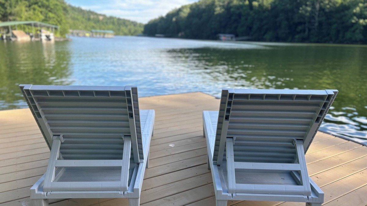 Arley House | Relaxing Rock Creek Cottage on Smith Lake