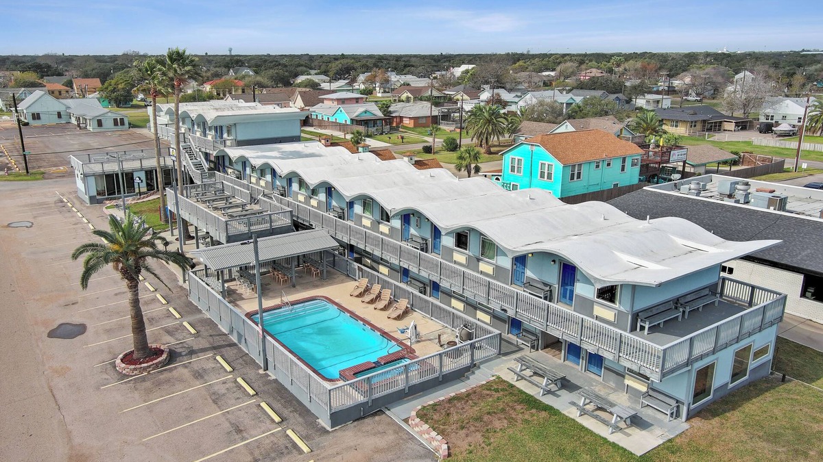 Rockport Hotel | Relaxing Rockport beach getaway, pool and fun