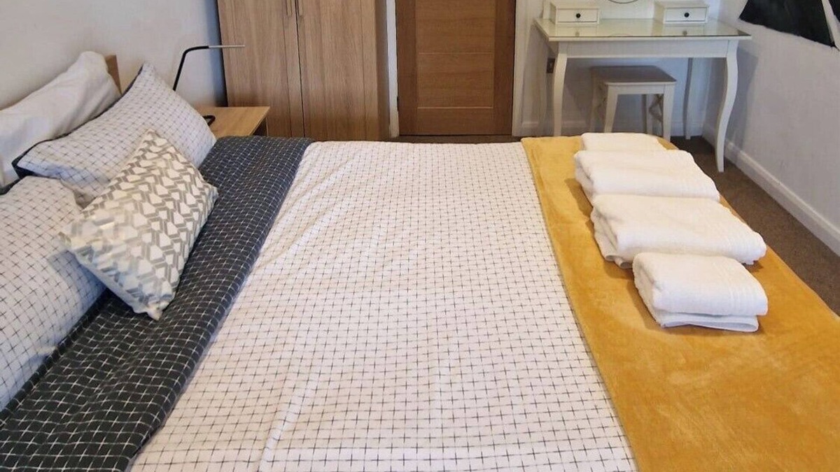 Morcott Apartment | Relaxing Room With Ensuite Rutland Point