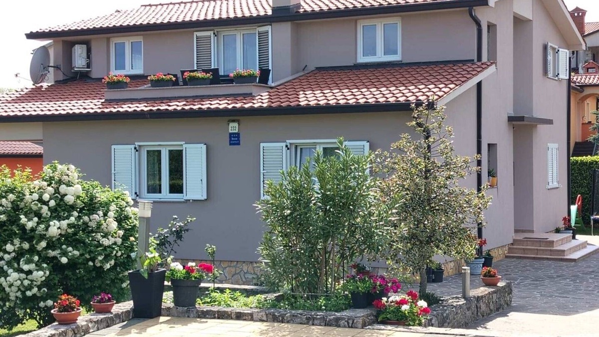 Nedescina Apartment | Relaxing rural apartment with playground and grill
