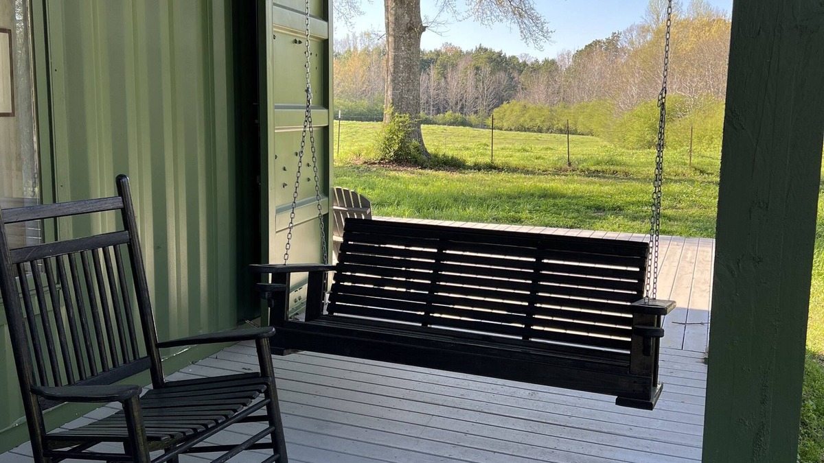 Sebastopol Cottage | Relaxing rural retreat near Philadelphia, MS Congress of Country Music!
