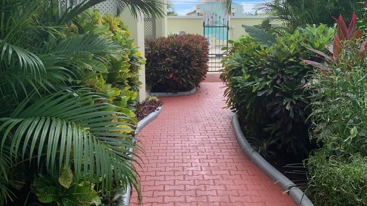 Hastings Condo | Relaxing South Coast One (1) Bedroom Rental Steps from Beaches and Boardwalk