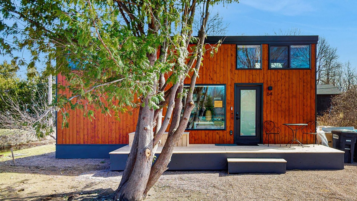 Malletts Bay House | Relaxing spa-like tiny house w/hot tub, sauna, beach access, dog-friendly