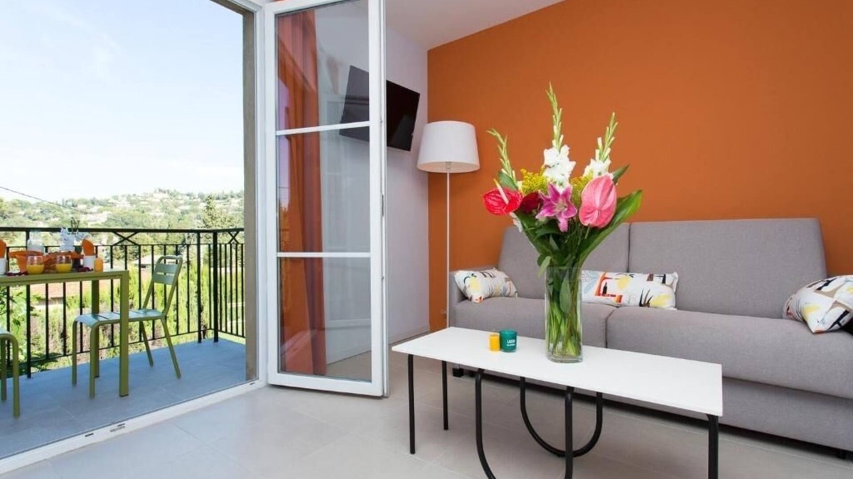 Mougins Hotel | Relaxing Space Ideal For Family Stay w/Kitchen & Living Area | Access to Pool