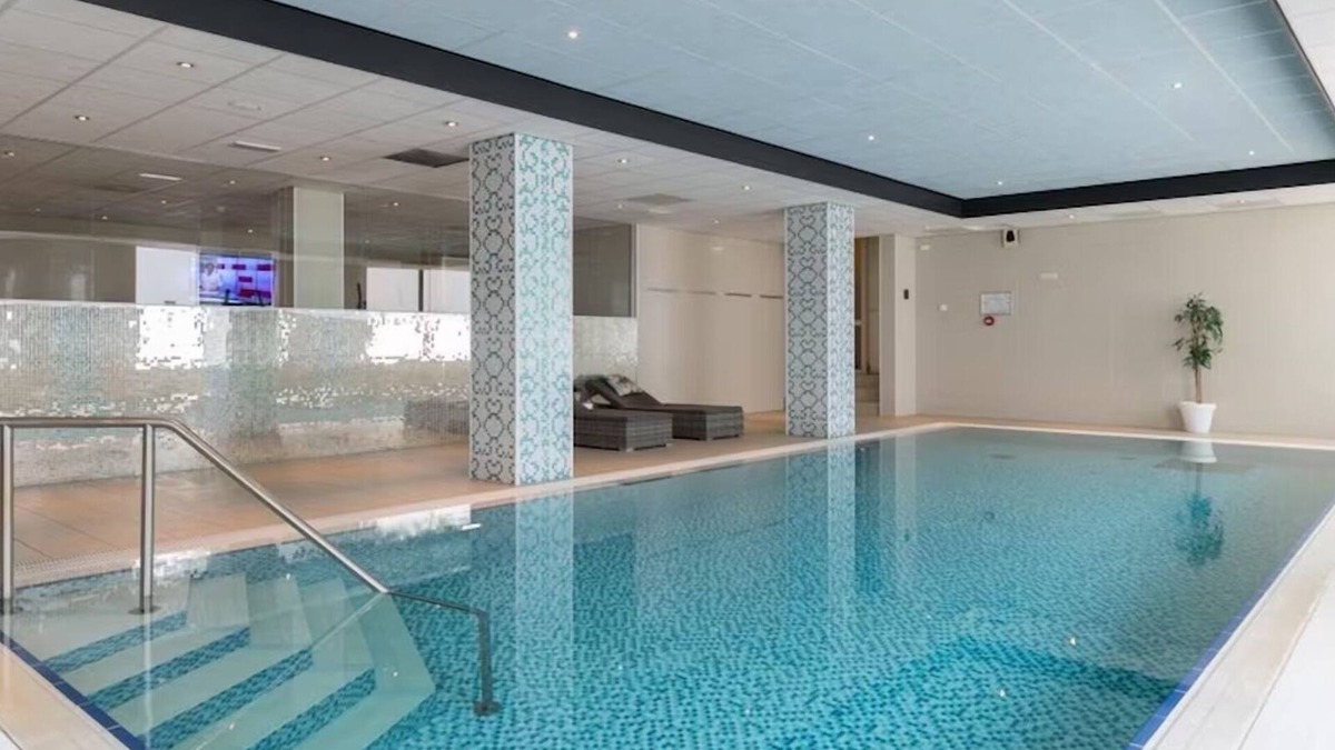 Leende Hotel | Relaxing Stay Near Eindhoven with Easy Access & On-Site Dining! Pool