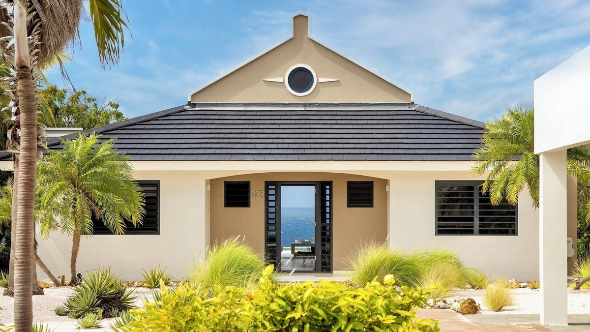 Sint Willibrordus House | Relaxing stylish Villa with Caribbean Seaview & Private Pool - Coral Estate