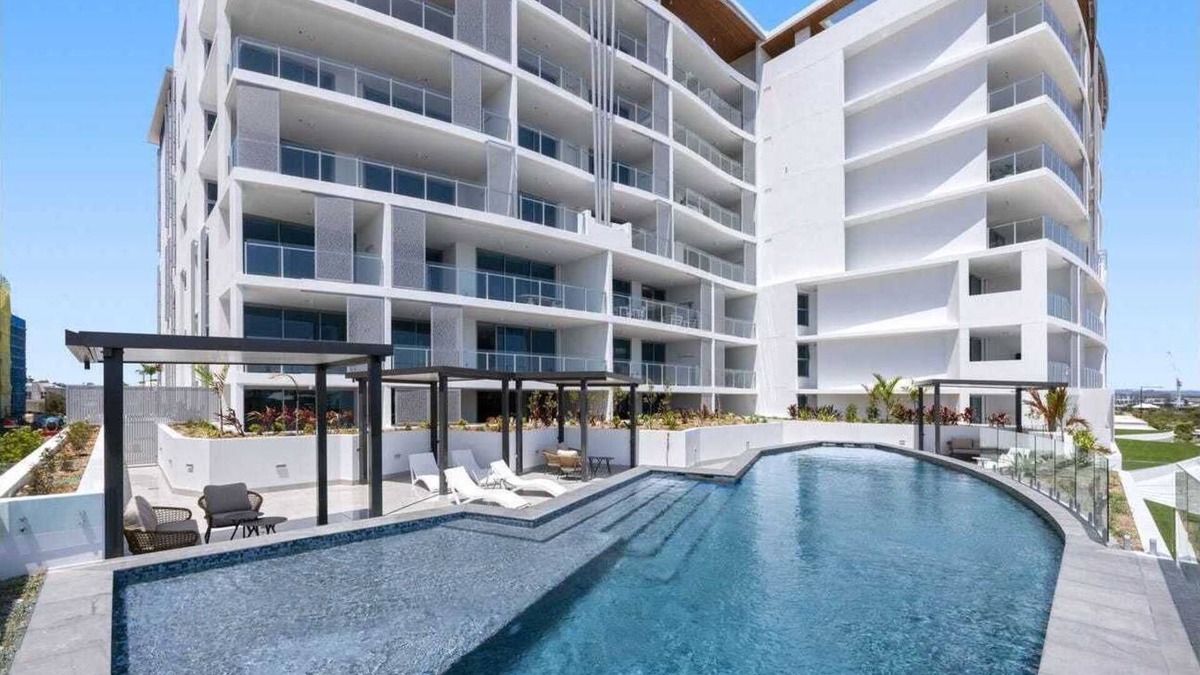 Wurtulla Apartment | Relaxing Sunshine Coast beach side holiday apartment