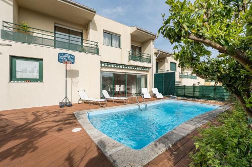 Rio Mau Apartment | Relaxing time near the river