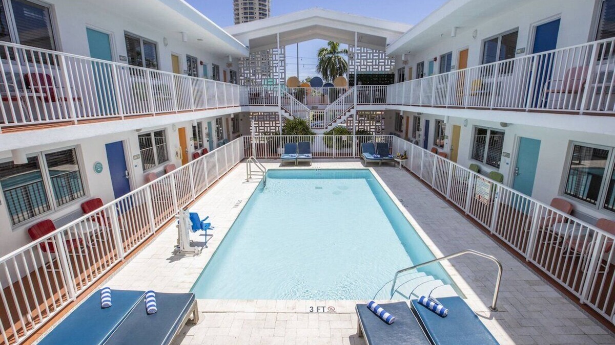 North Beach House | Relaxing Vacation in Miami Beach! Pool, Beach Access! Near Bass Museum of Art!