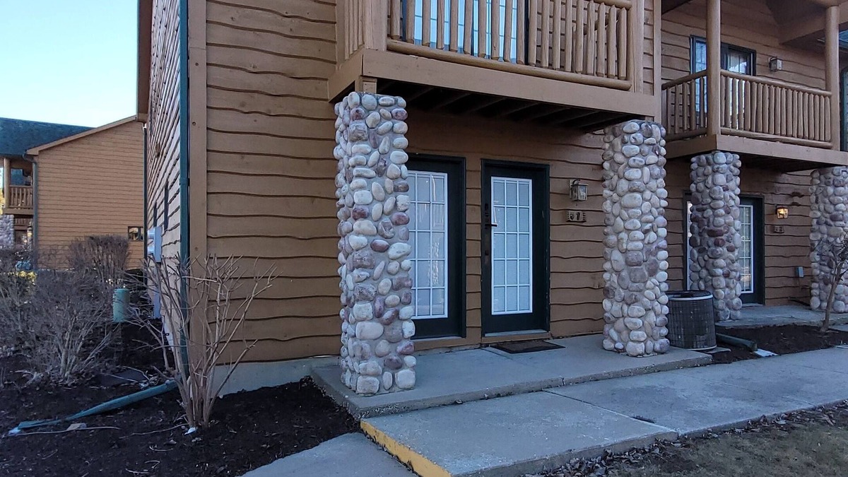 Oglesby Villa | Relaxing Villa at the Grand Bear Resort close to Starved Rock!