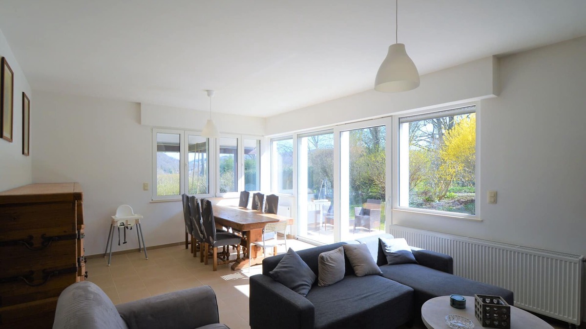 Wepion Villa | Relaxing Villa in Namur with Fenced Garden