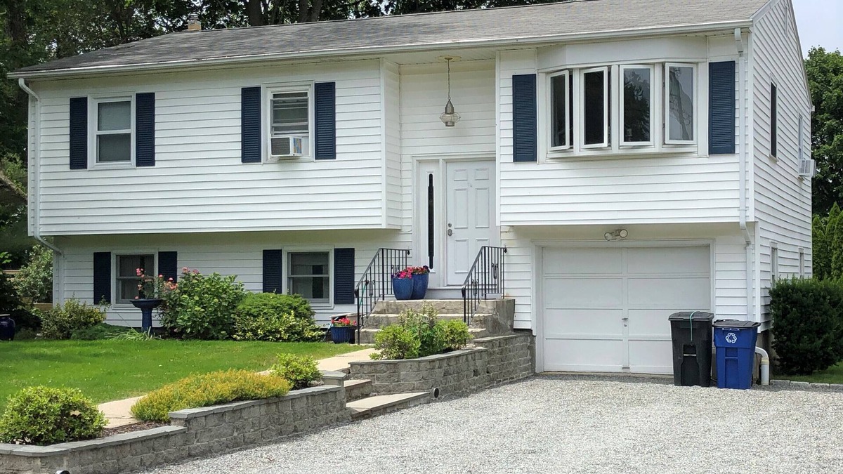 Jamestown Shores House | Relaxing Water View Home - Walk to Beach