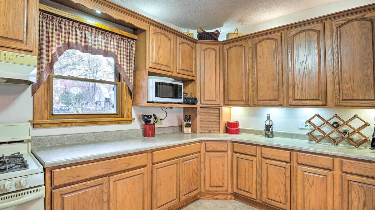 Washburn House | Relaxing Waterloo Retreat w/Orchard View!