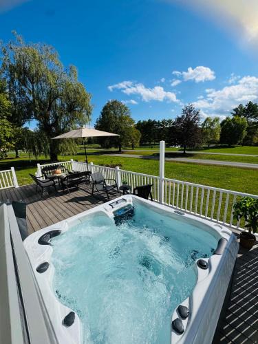 Athens House | Relaxing with Hot Tub - Pond Front & Outdoor Fire Place Upstate - Catskills