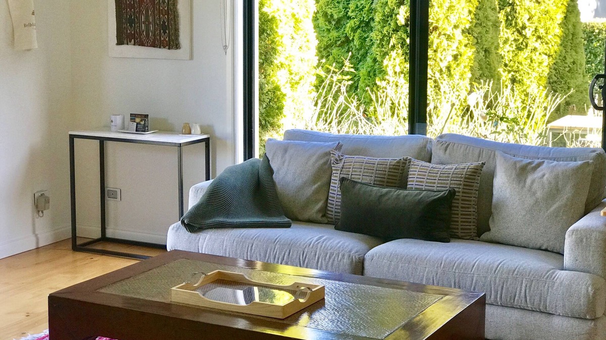 Relbia Cottage | Relbia Retreat Cottage - Private beautiful rural and garden views