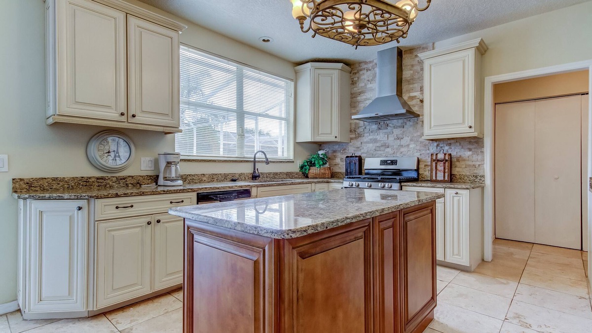 Westchase House | Relocating? (5/3) w/pool