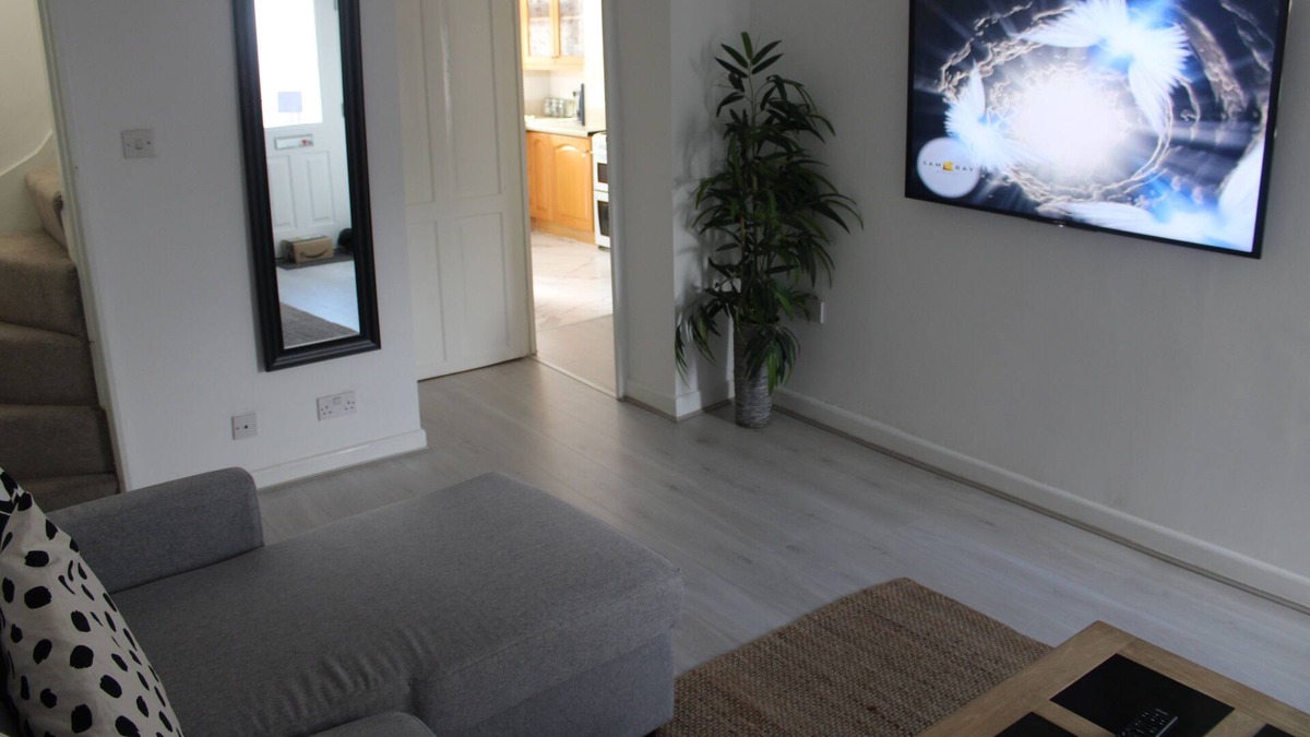 Curdworth House | Remarkable 2-Bed House in Sutton Coldfield