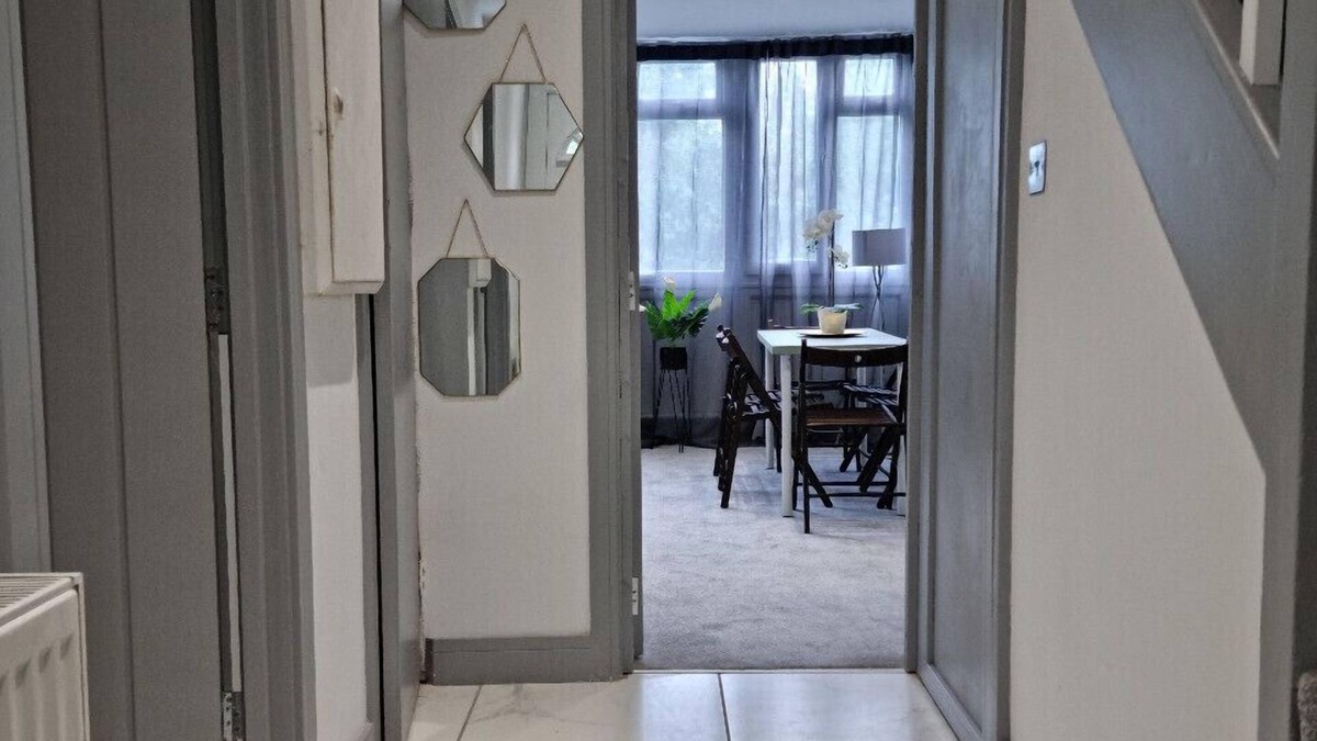 Hackney Wick Apartment | Remarkable 3-Bed Apartment in London