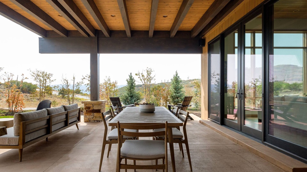 Tuhaye House | Remarkable Home in Tuhaye with Private Hot Tub, Golf Course Views, Tasteful Interior Design