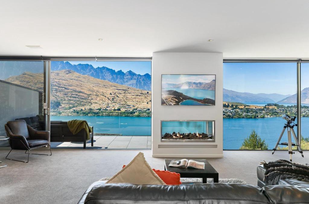 Queenstown House | Remarkable Lake View Modern Executive Home