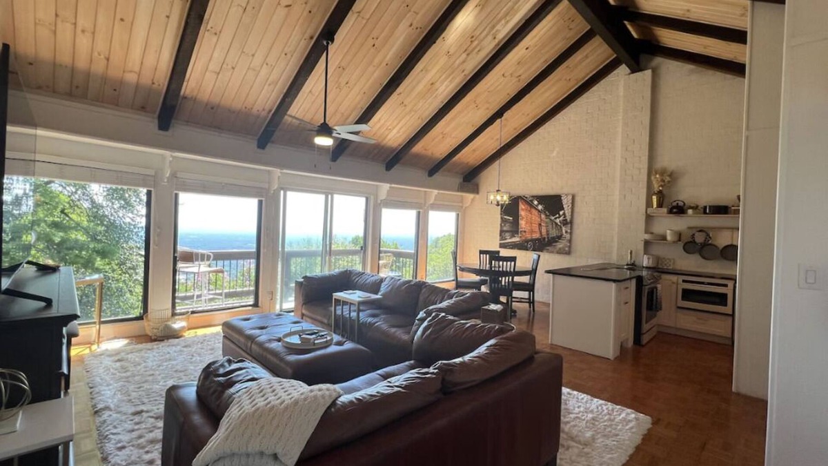 Dan River House | Remarkable Mountain Retreat! Breathtaking Views and Pet Friendly!