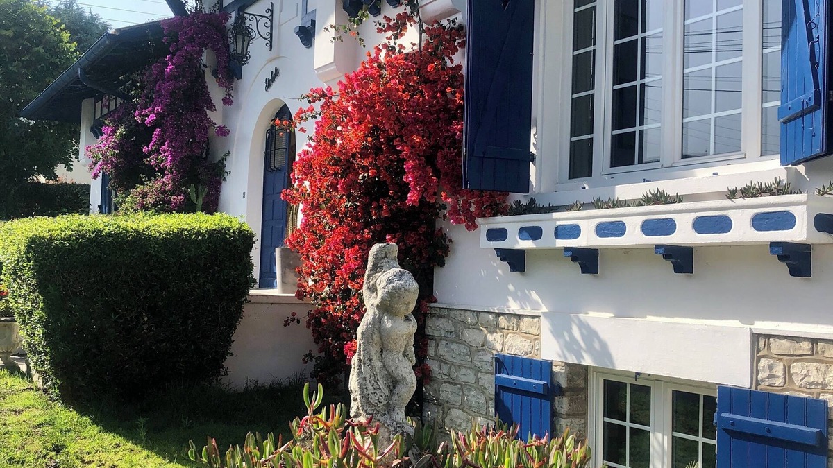Bayonne House | Remarkable Neo Basque house, Bayonne town center, 800m² heated swimming pool