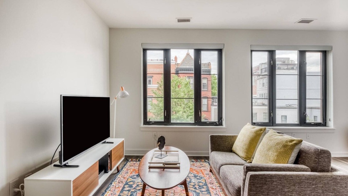 Shaw Apartment | Remarkable Shaw 1BR w/W/D, nr Restaurants & National Park, by Blueground