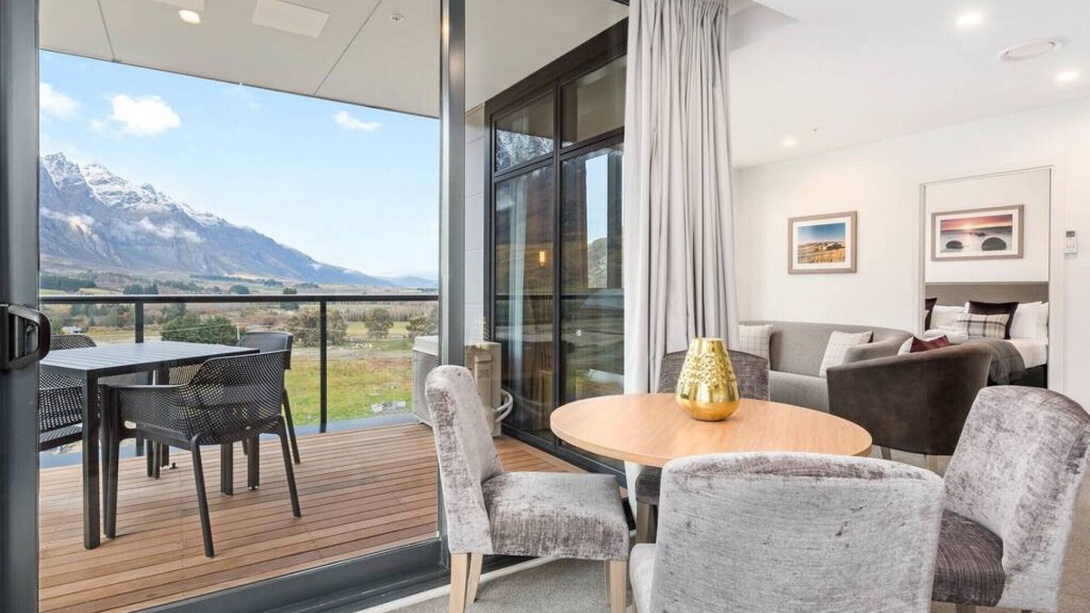 Frankton Apartment | Remarkables Garden Apartment 305 | Wall to Ceiling Mountain Views | Private Balcony | Modern and Immaculate