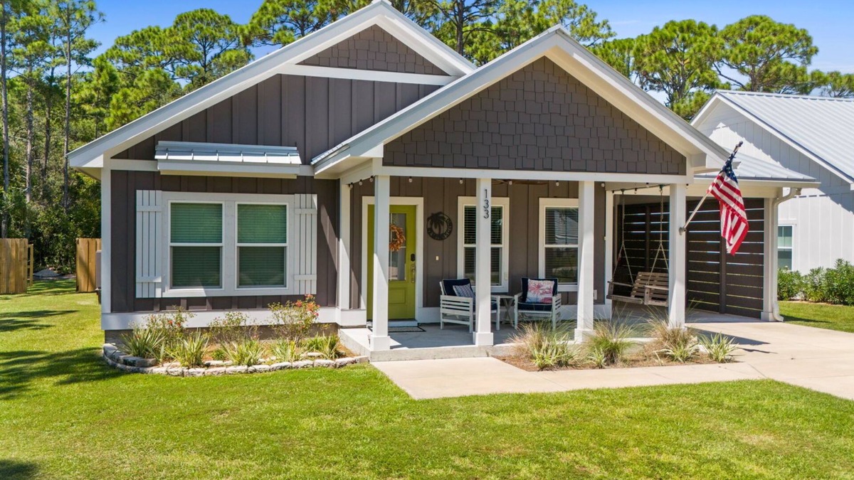 Magnolia Bluffs House | Reminiscing, just a few short minutes to the beach