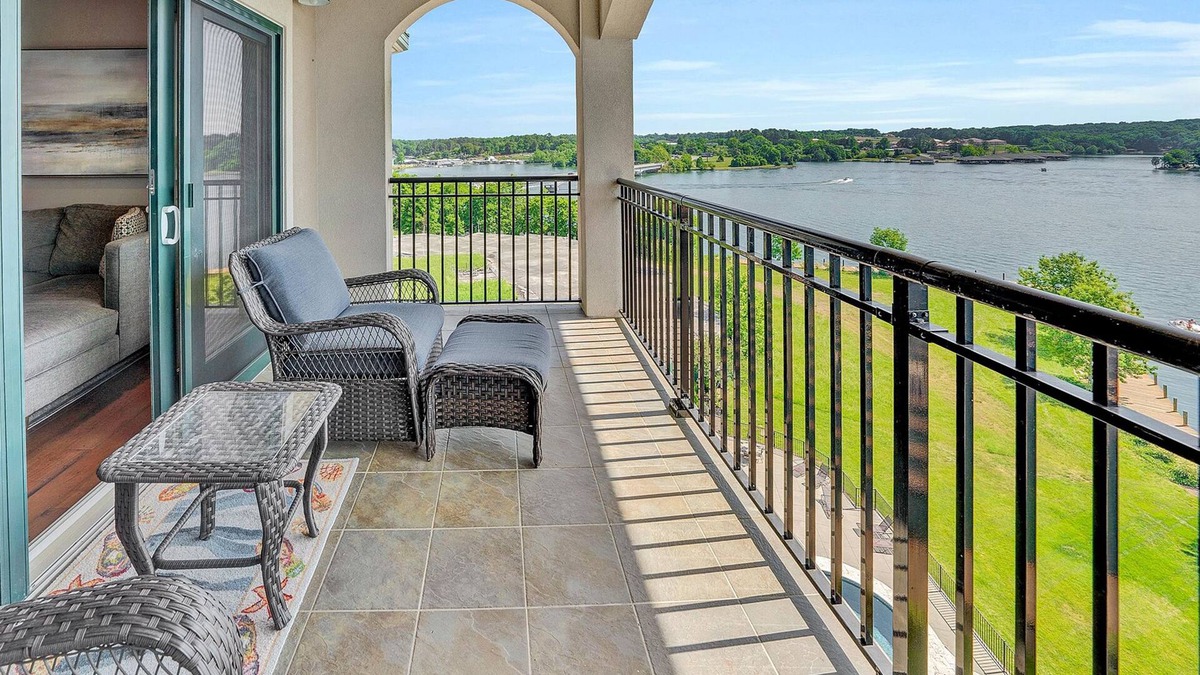 Westlake Corner Condo | Remmy's Place - Luxury walkable condo with lake/mountain views, fireplace & pool