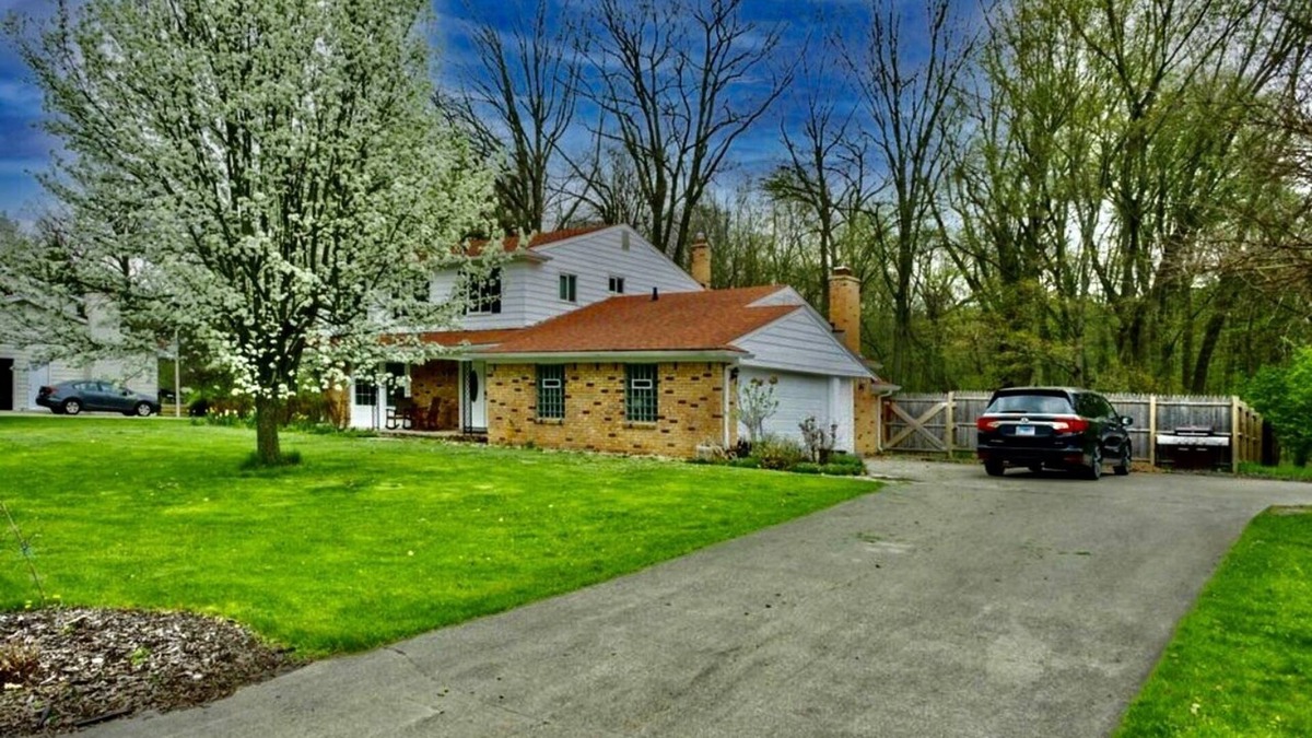 Okemos House | Remodeled 2 story house close to Michigan State University