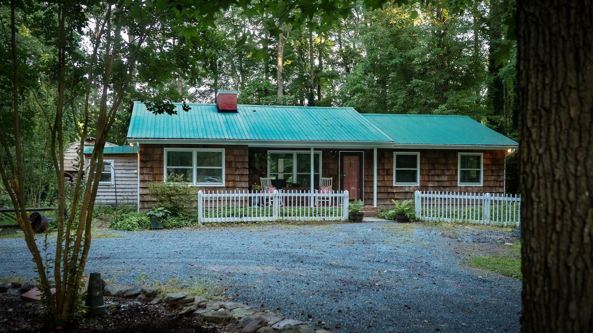 Delmar Cottage | Remodel Cottage with Pond on Three Acres