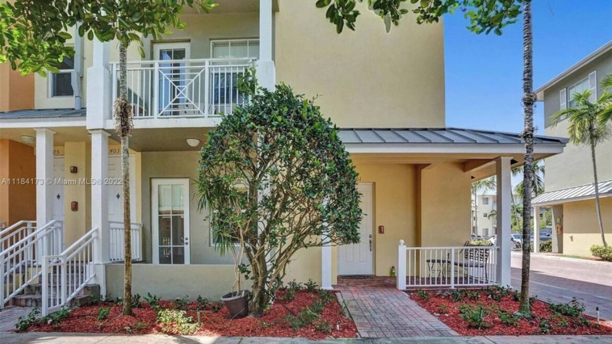 Sailboat Bend Condo | Remodeled 1/1 in Historic Sailboat Bend. 10 min to Downtown Las Olas and Beach