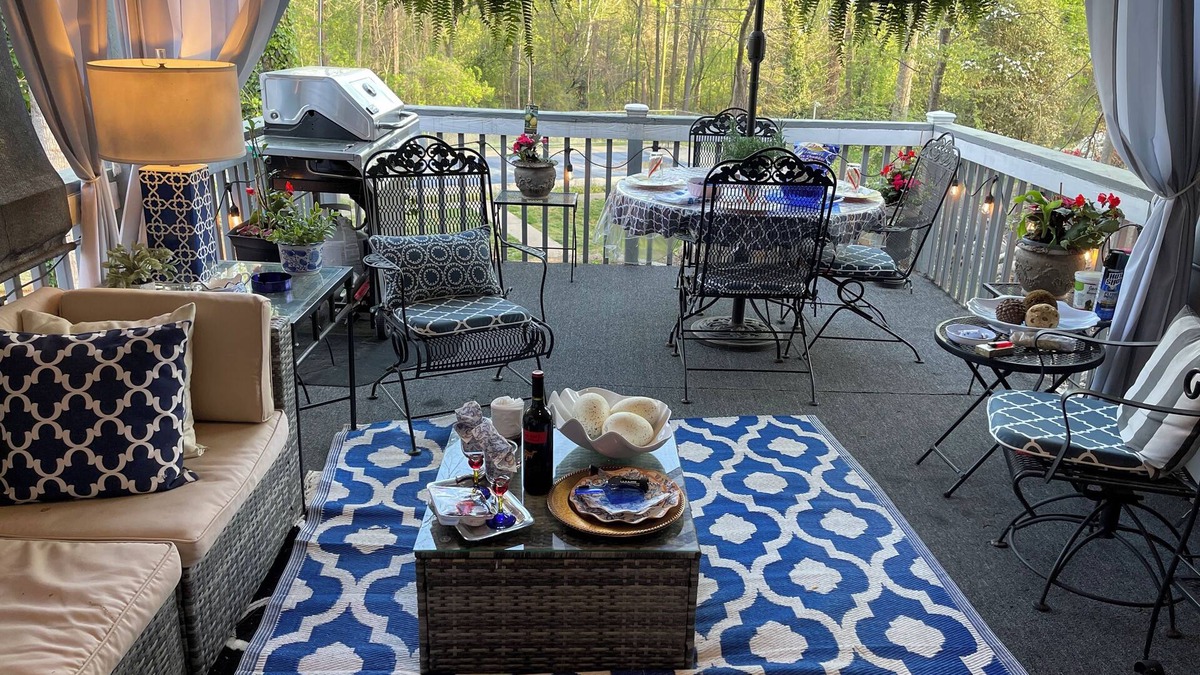 Drayton Condo | Remodeled 1 bedroom shared space, close to everything.Your choice of 2 bedrooms
