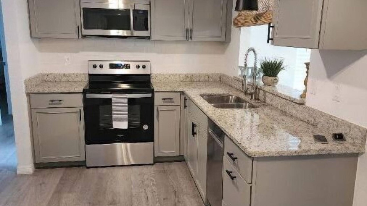Bayonet Point Apartment | Remodeled 2/1 everything new close to Hospitals