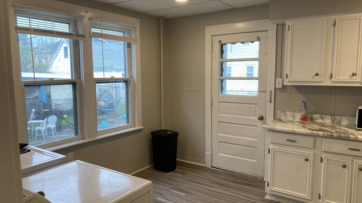 Kingston Apartment | Remodeled 2 bed 1 bath private apartment