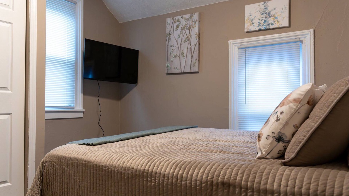 Grand Rapids Apartment | Remodeled 2 Bedroom Duplex Near Downtown