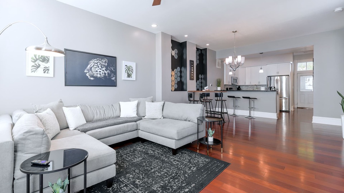 Benton Park House | Remodeled 3br 4ba Home with Secret Speakeasy Basement