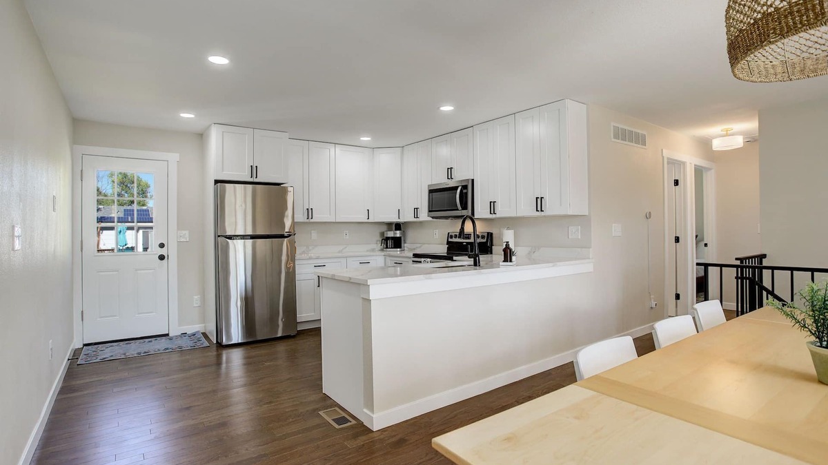 Northwest Arvada House | Remodeled 4 bedroom*Hot Tub* Pool Table