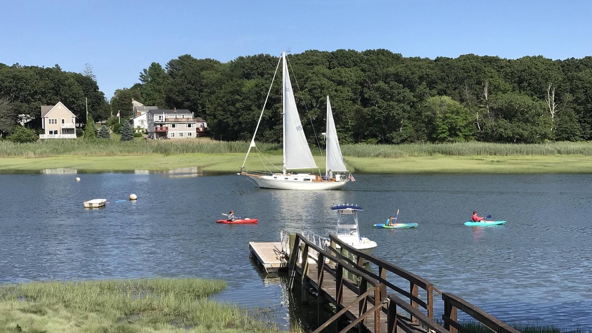 Kingston House | Remodeled 4 BR Waterfront Home w/Dock & Ocean Access Near Duxbury & Plymouth