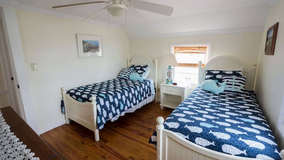 Clinton House | Remodeled 4 BR Waterfront Beach House with all the Comforts of Home.and more!