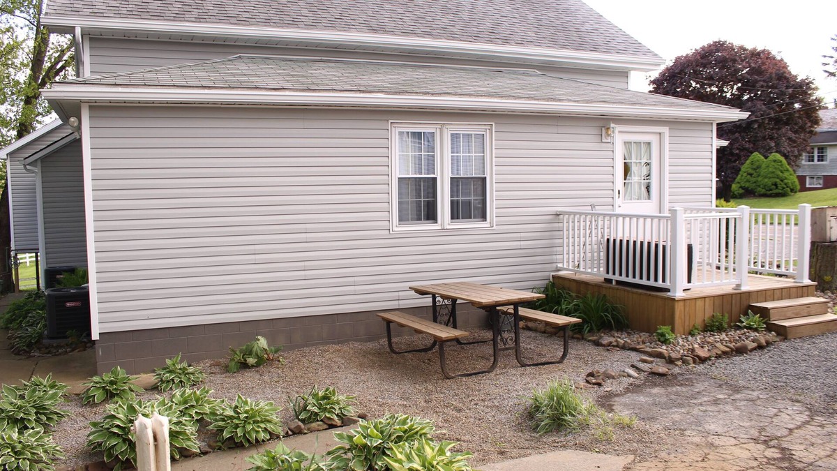 Wilmot Apartment | Remodeled Amish home in Wilmot