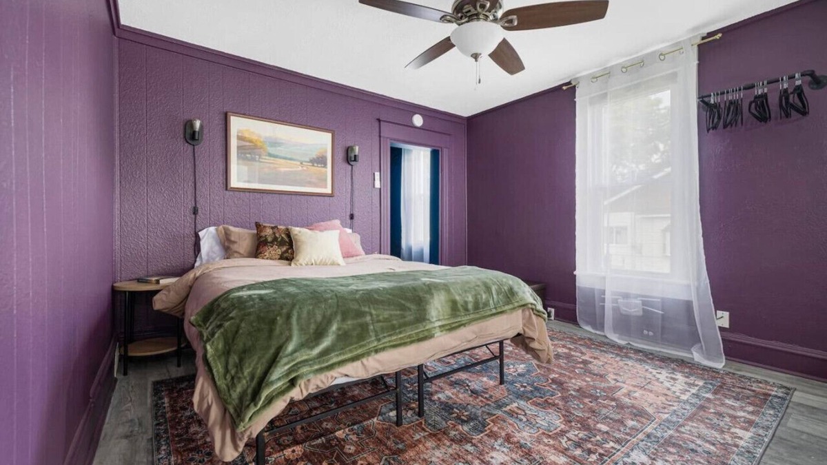 Bristol Apartment | Remodeled Apartment Blocks from Downtown Bristol