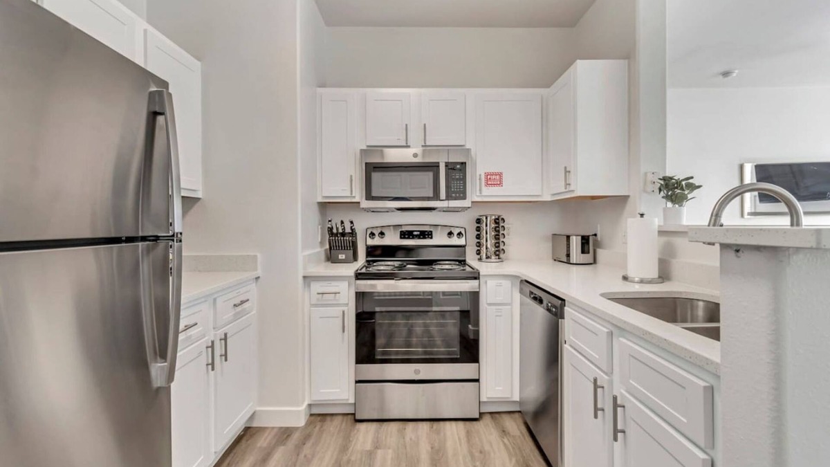 Clearfield Apartment | Remodeled Apt Pool Gym - Near Hill AFB Lagoon