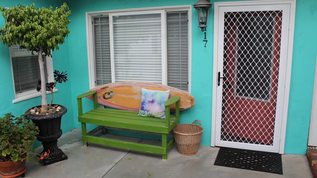 Pierpont Bay House | REMODELED COTTAGE -BEST BACKYARD AREA IN PIERPONT!