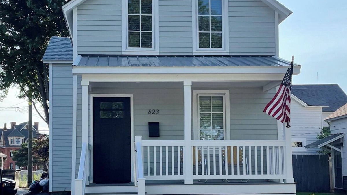 North Street House | Remodeled Downtown Cottage, close to St Clair River, McMorran, Convention Center