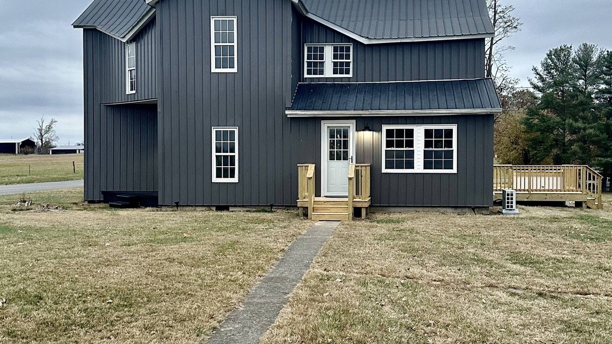 Tompkinsville House | Remodeled farmhouse with outdoor space and only minutes from the city limits.