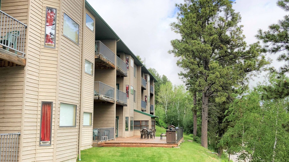 Lead Condo | Remodeled Fully Furnished Barefoot Resort Condo at Terry Peak South Dakota!